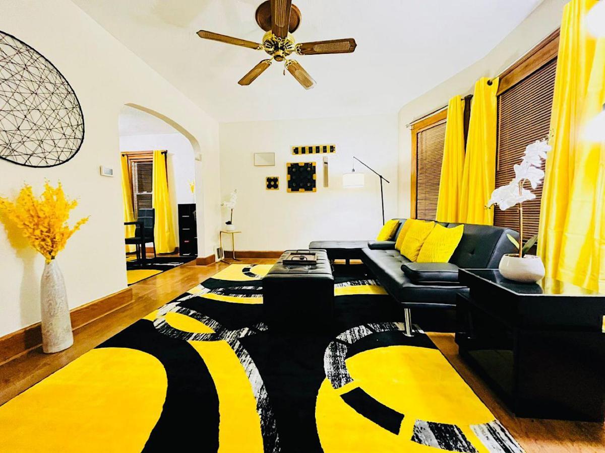 The Amber Retreat - Brooklyn Centre Comfort - Charming Space For Families, Couples & Business Travelers Near Downtown - With 300Mb Wifi, Parking & Self Check-In Cleveland Exteriér fotografie