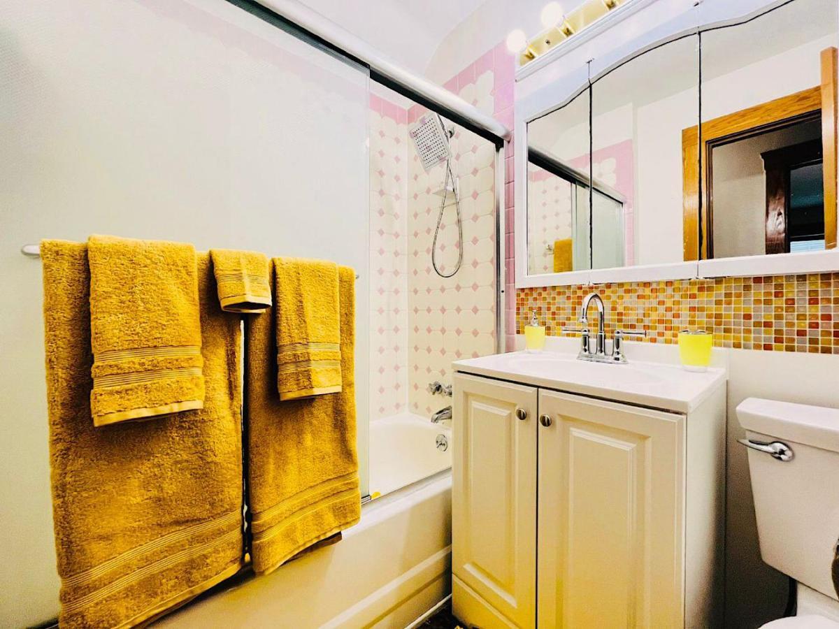 The Amber Retreat - Brooklyn Centre Comfort - Charming Space For Families, Couples & Business Travelers Near Downtown - With 300Mb Wifi, Parking & Self Check-In Cleveland Exteriér fotografie