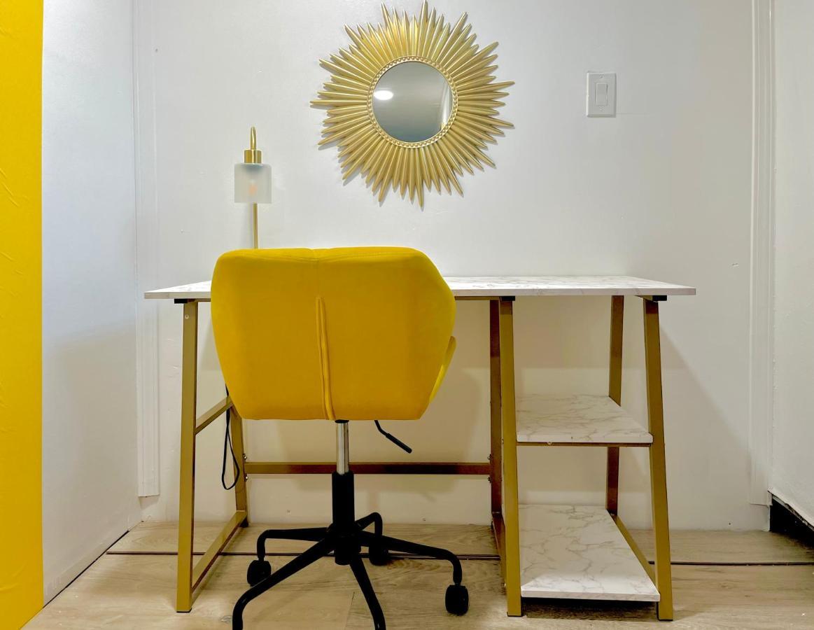 The Amber Retreat - Brooklyn Centre Comfort - Charming Space For Families, Couples & Business Travelers Near Downtown - With 300Mb Wifi, Parking & Self Check-In Cleveland Exteriér fotografie