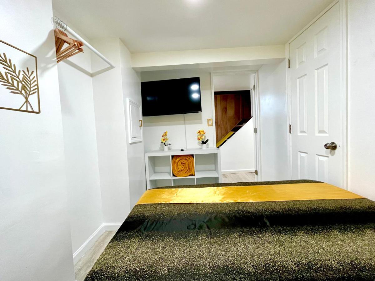 The Amber Retreat - Brooklyn Centre Comfort - Charming Space For Families, Couples & Business Travelers Near Downtown - With 300Mb Wifi, Parking & Self Check-In Cleveland Exteriér fotografie
