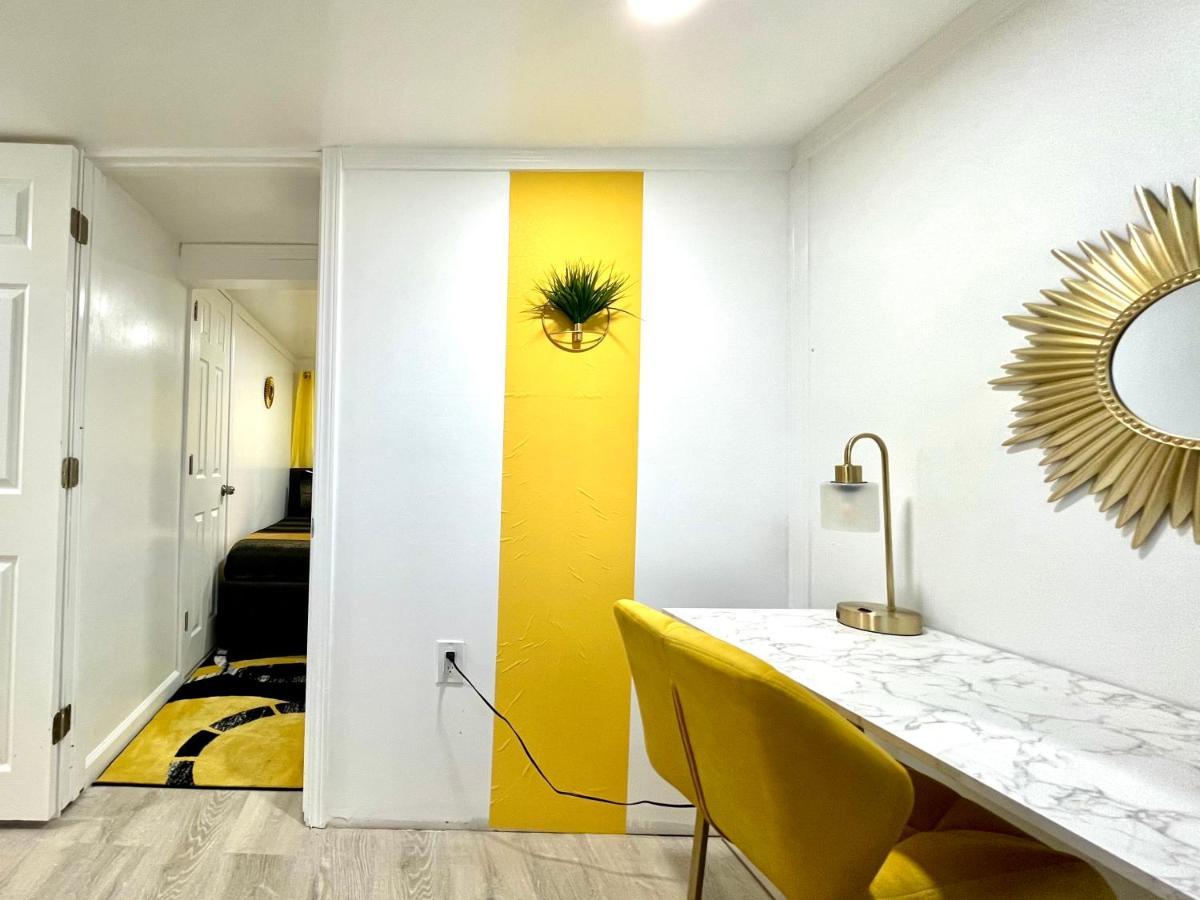 The Amber Retreat - Brooklyn Centre Comfort - Charming Space For Families, Couples & Business Travelers Near Downtown - With 300Mb Wifi, Parking & Self Check-In Cleveland Exteriér fotografie