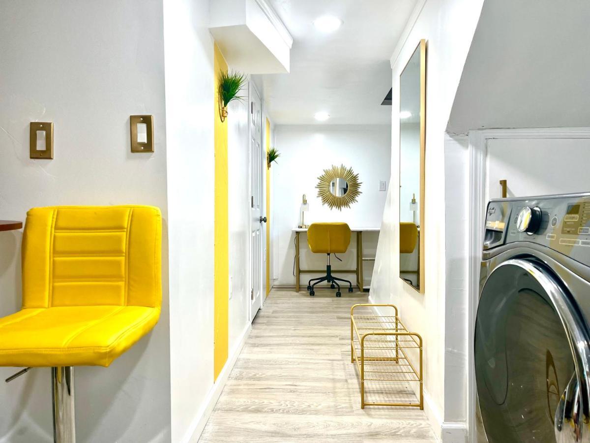 The Amber Retreat - Brooklyn Centre Comfort - Charming Space For Families, Couples & Business Travelers Near Downtown - With 300Mb Wifi, Parking & Self Check-In Cleveland Exteriér fotografie